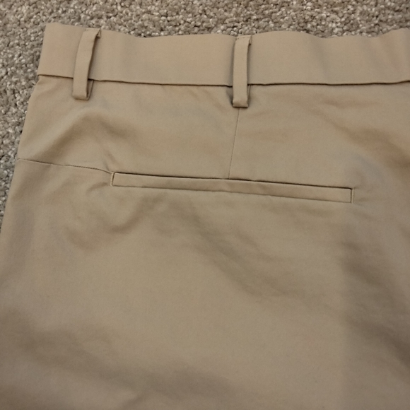 NWT Sz 42 BR Men's 9" Aiden Core Temp Khaki Shorts - Picture 8 of 11